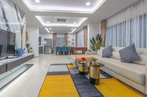 southern peak pool villa huayyai pattaya