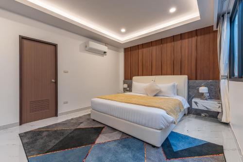 southern peak pool villa huayyai pattaya