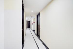 super townhouse sector 51 noida near metro station