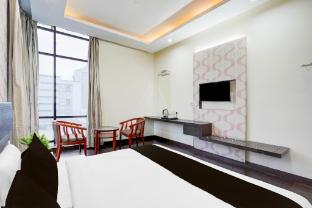 super townhouse sector 51 noida near metro station