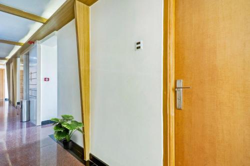 collection o the crown hotel