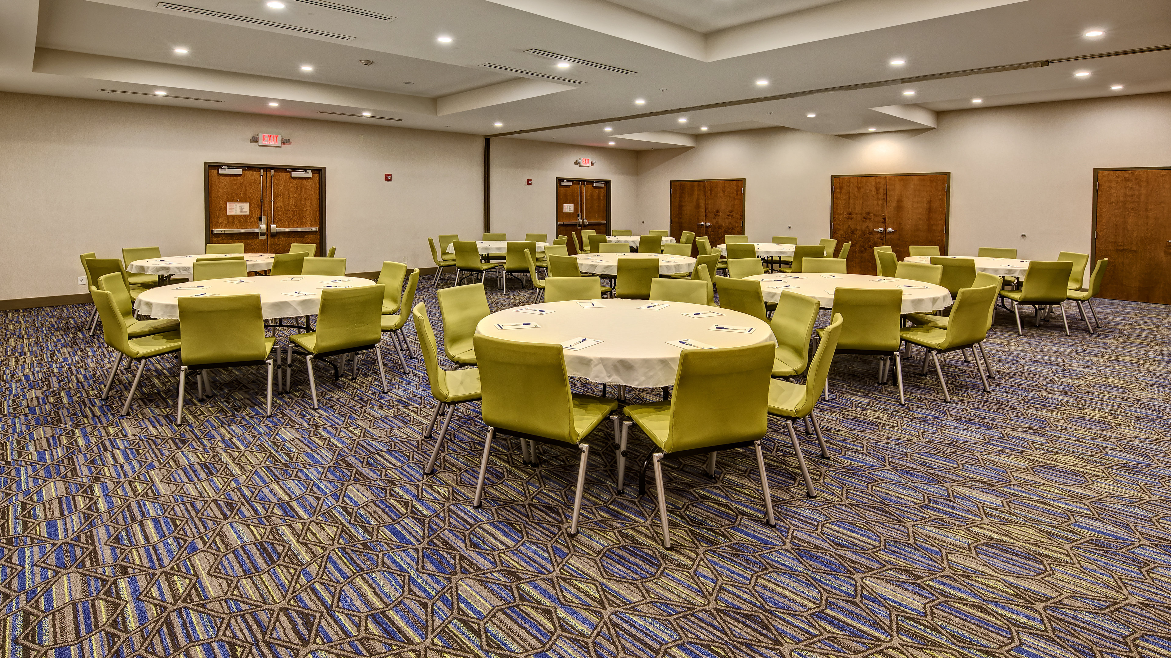 holiday inn express louisville airport expo center by ihg