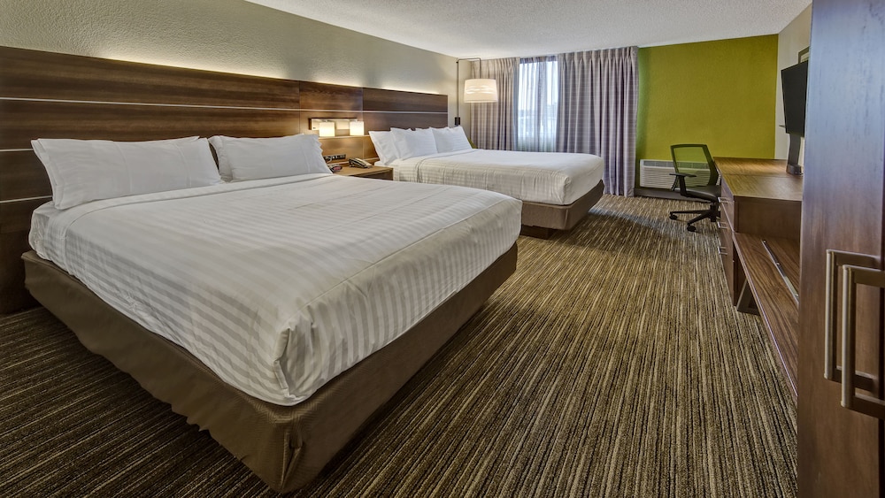 holiday inn express louisville airport expo center by ihg