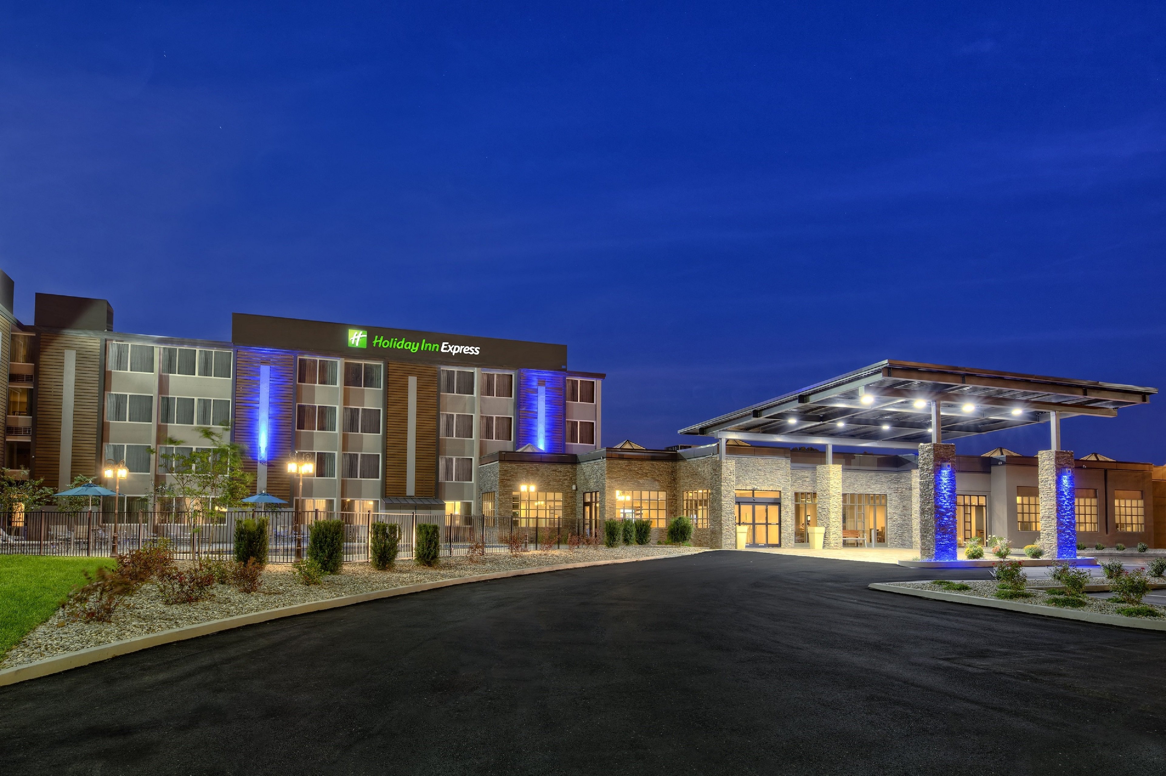holiday inn express louisville airport expo center by ihg