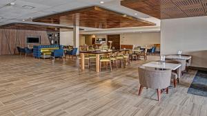 holiday inn express louisville airport expo center by ihg