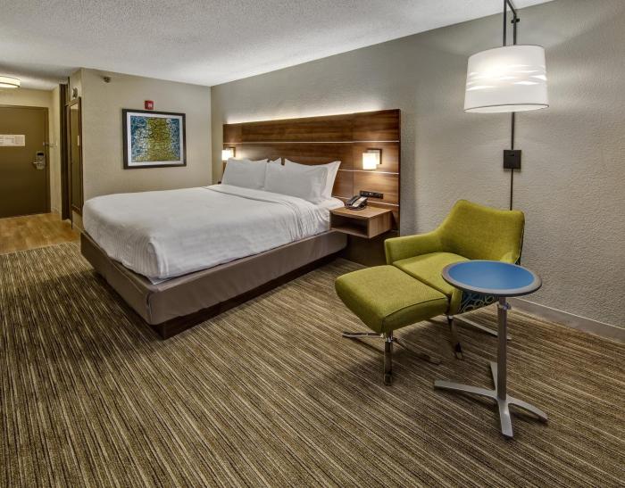 holiday inn express louisville airport expo center by ihg