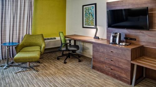holiday inn express louisville airport expo center by ihg