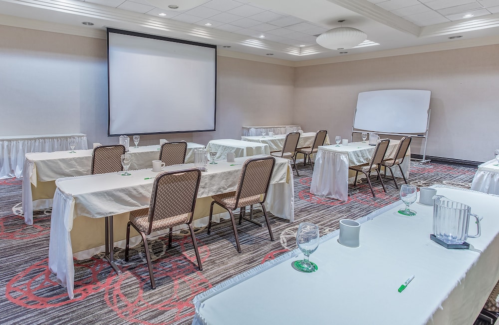 holiday inn louisville airport fair expo by ihg