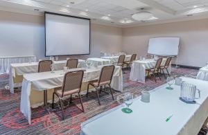 holiday inn louisville airport fair expo by ihg