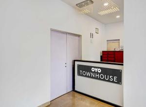 palette hotel saket greens