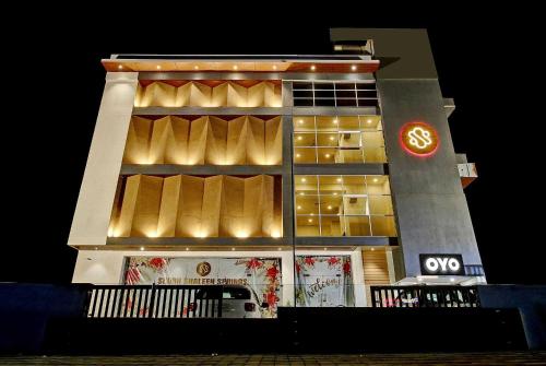 palette hotel saket greens