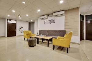 townhouse saket residency near saket metro