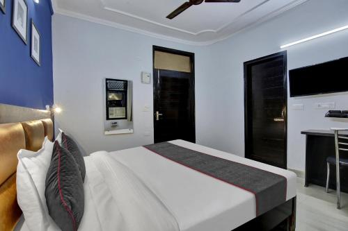 Townhouse Saket Residency Near Saket Metro,,4 star