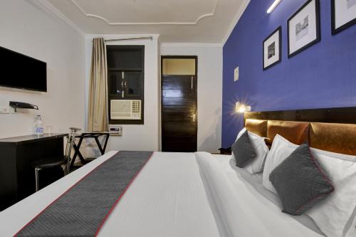Townhouse Saket Residency Near Saket Metro,,4 star