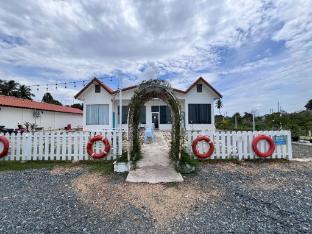 coastal bay dungun staycation