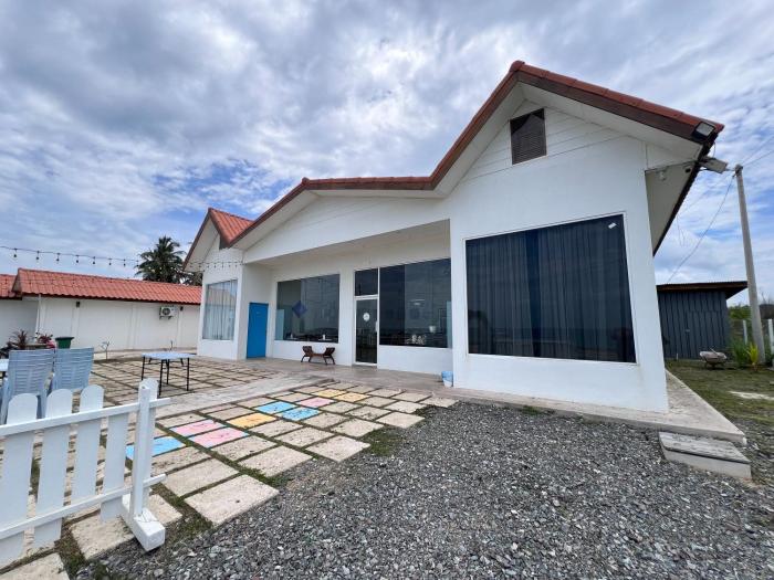 coastal bay dungun staycation