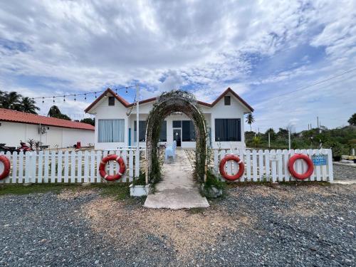 coastal bay dungun staycation