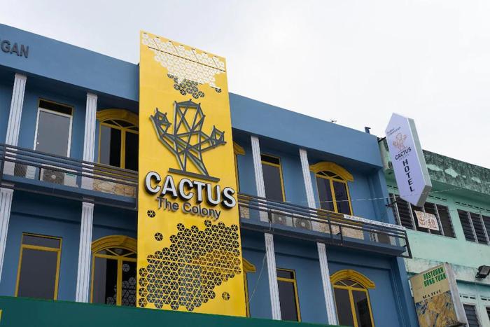 the colony by cactus hotel dedap