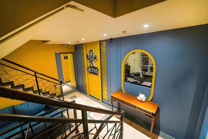 the colony by cactus hotel dedap