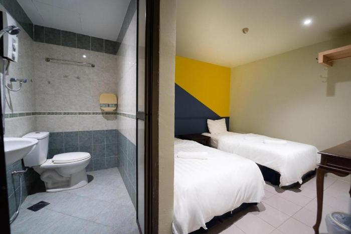 the colony by cactus hotel dedap