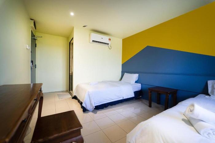 the colony by cactus hotel dedap