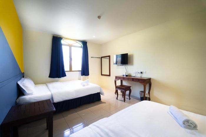 the colony by cactus hotel dedap