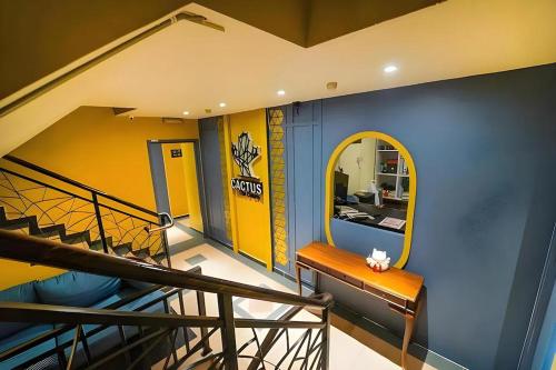the colony by cactus hotel dedap