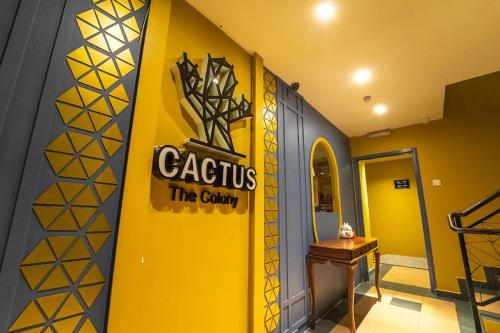 the colony by cactus hotel dedap