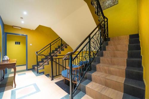 the colony by cactus hotel dedap