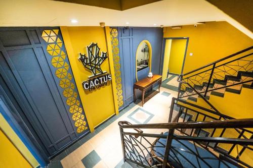 the colony by cactus hotel dedap