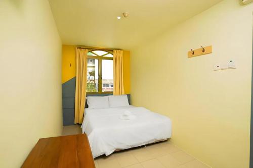 the colony by cactus hotel dedap