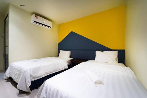 the colony by cactus hotel dedap