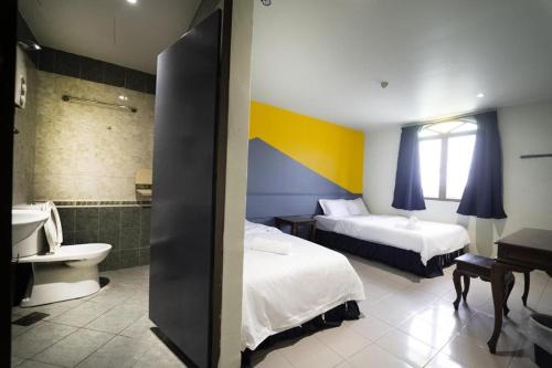 the colony by cactus hotel dedap