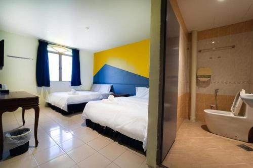 the colony by cactus hotel dedap