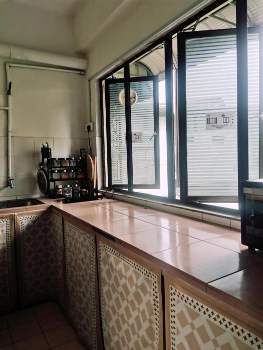 cozy private queen room in bayan lepas
