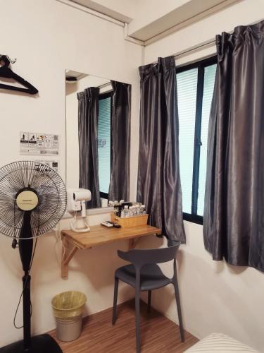 cozy private queen room in bayan lepas