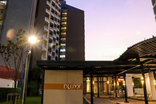 dluxx thammasat