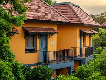 sterling hibis vellore