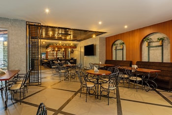 sterling hibis vellore