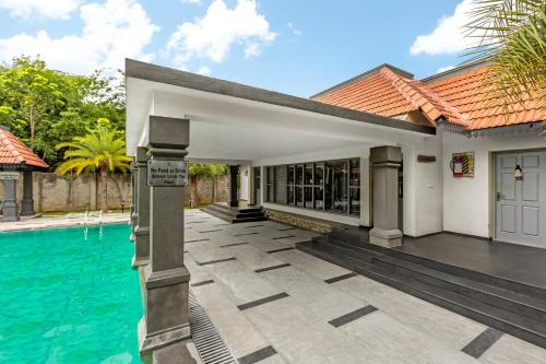 sterling hibis vellore