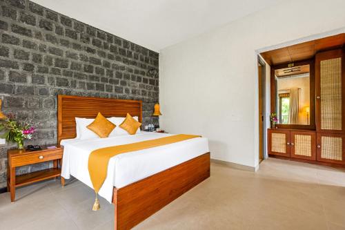 sterling hibis vellore