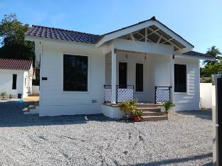 zulanies the pool cottage near daur beach bachok