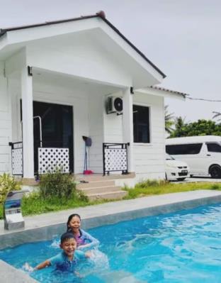 zulanies the pool cottage near daur beach bachok