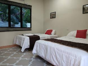 zulanies the pool cottage near daur beach bachok