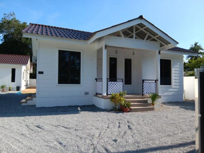 zulanies the pool cottage near daur beach bachok
