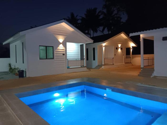 zulanies the pool cottage near daur beach bachok