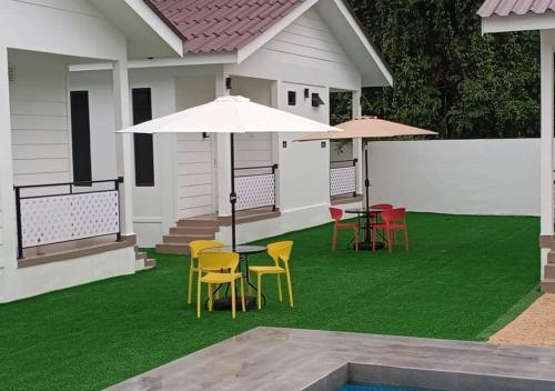zulanies the pool cottage near daur beach bachok