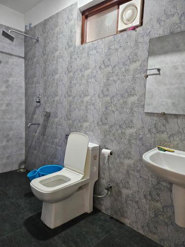 Shanol Residency,,5 star