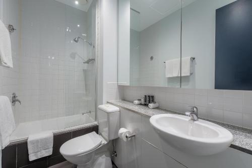 mantra 100 exhibition melbourne