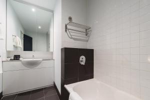 mantra 100 exhibition melbourne